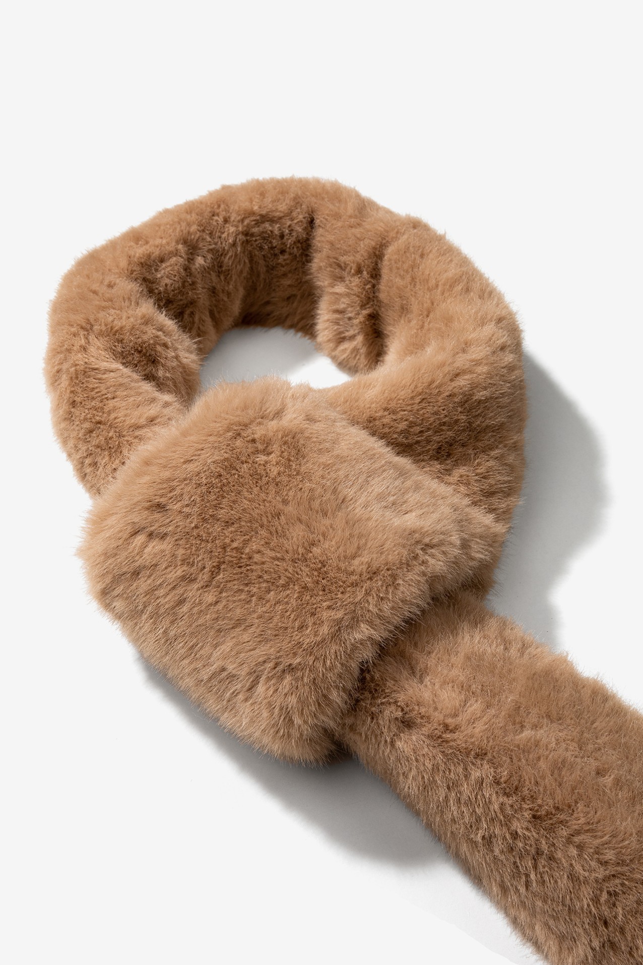 Cachecol Bege Peludo