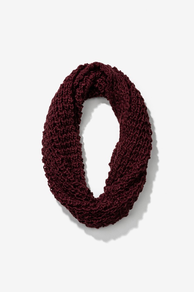 Chunky Knit Burgundy Scarf