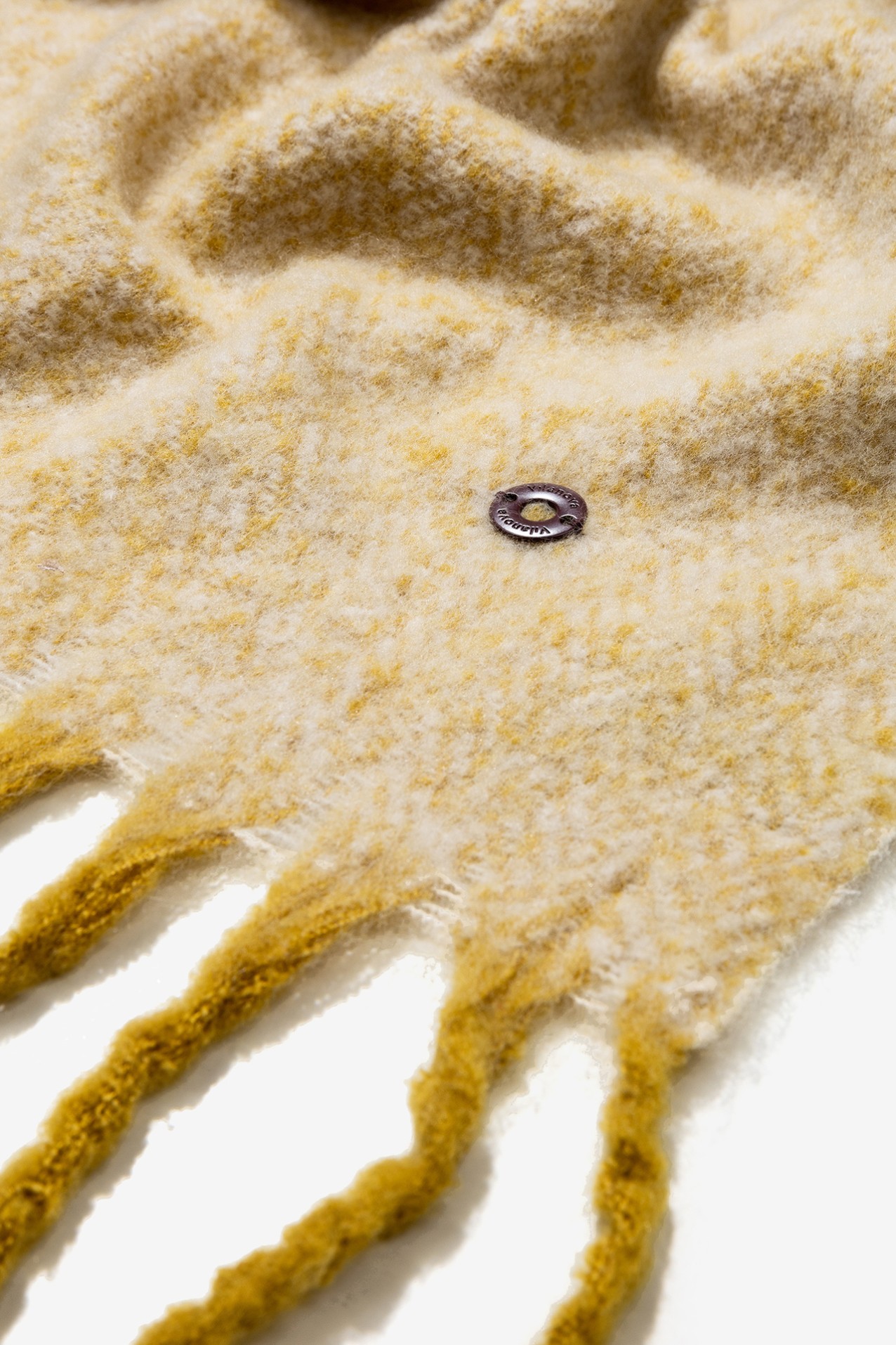 Cachecol Amarelo com Franjas