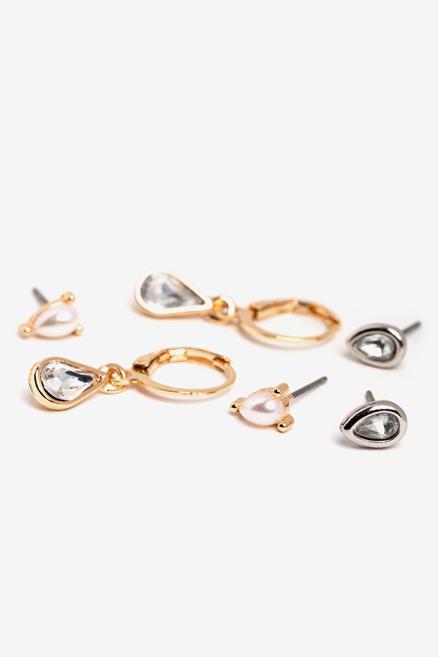 Pendientes dorados elegantes