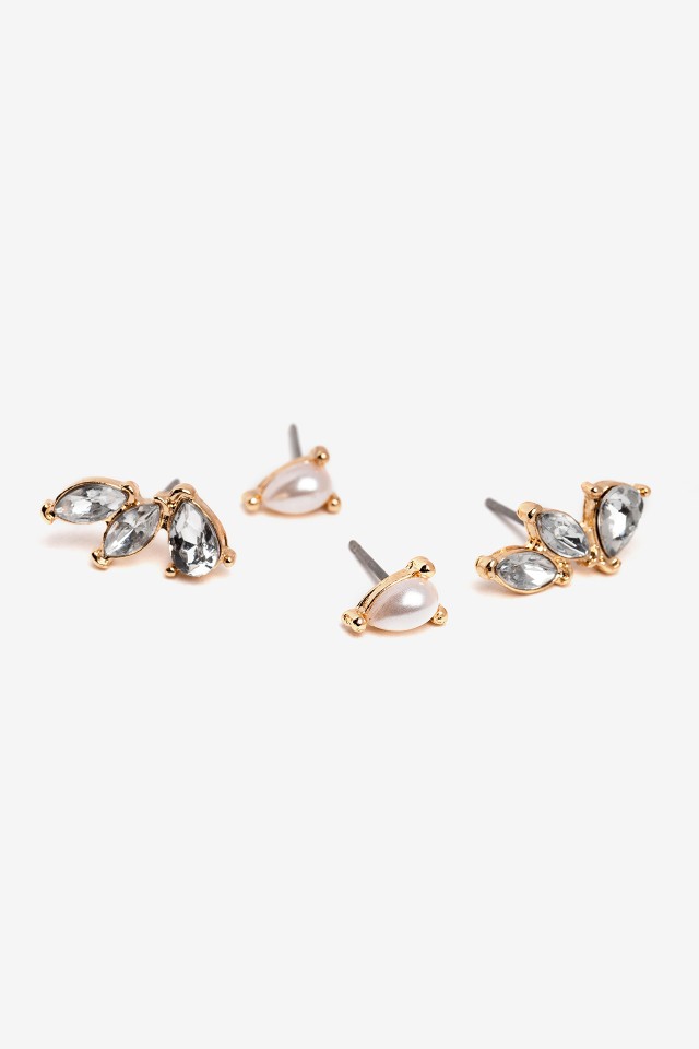 Pendientes dorados elegantes