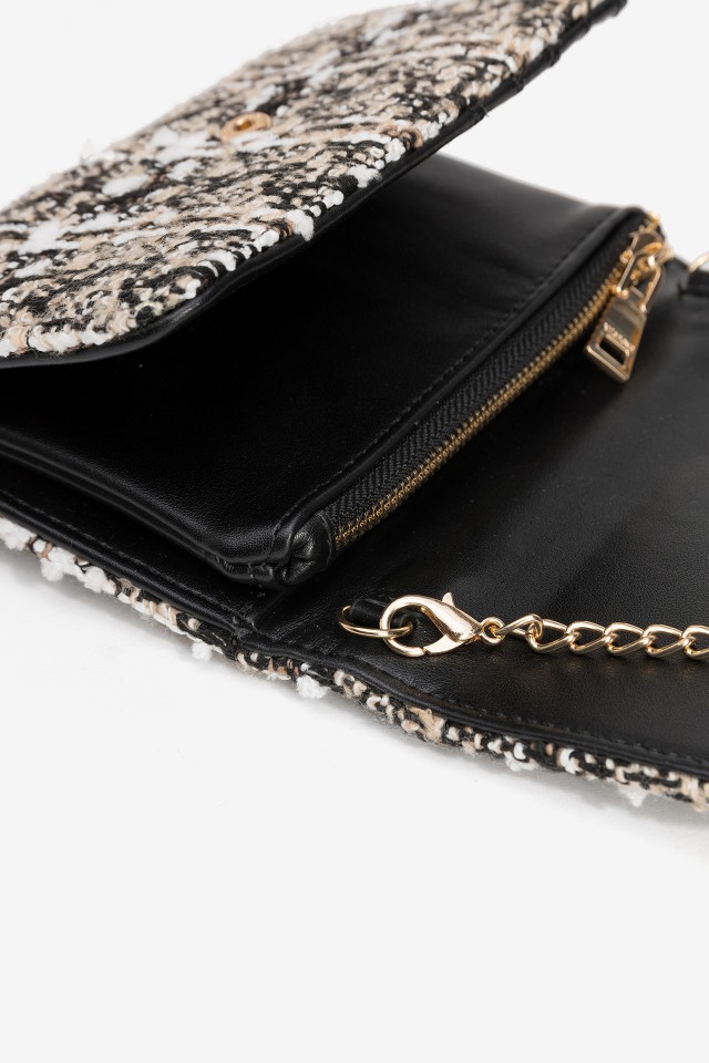 Porta-moedas com corrente dourada Porta-moedas com corrente dourada