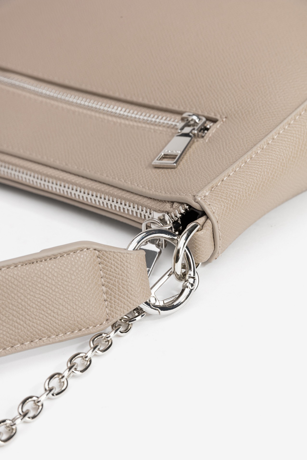 Carteira Bege com Corrente