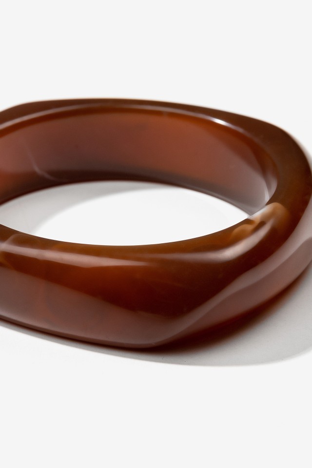 Pulsera marrn moderna
