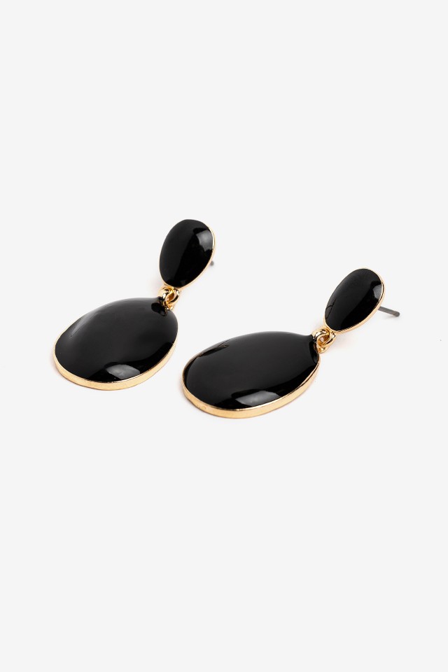 Pendientes negros elegantes