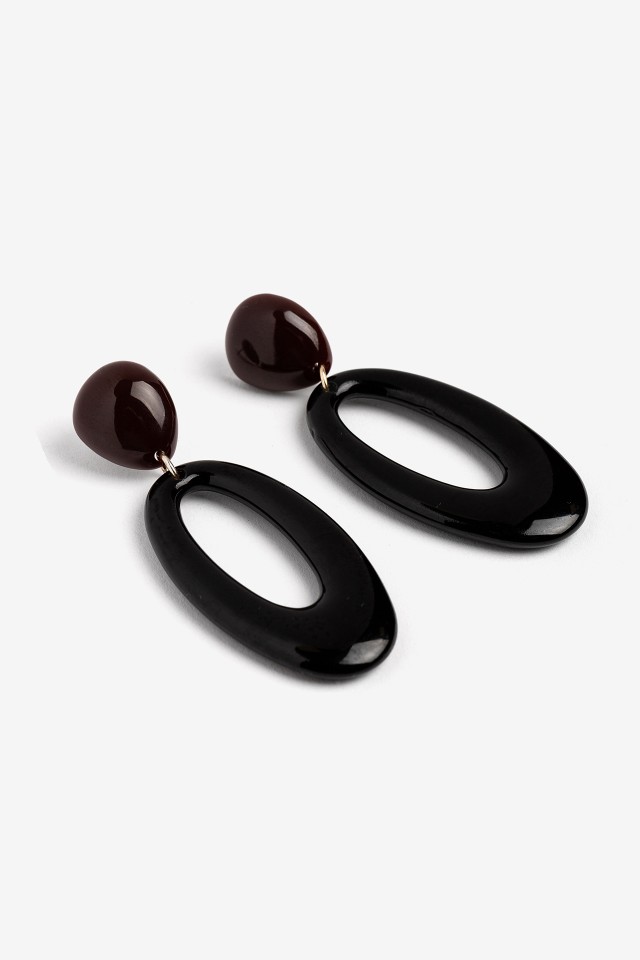 Pendientes negros elegantes