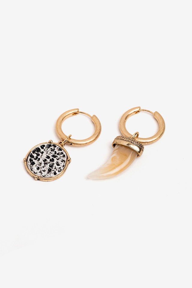 Pendientes dorados asimtricos