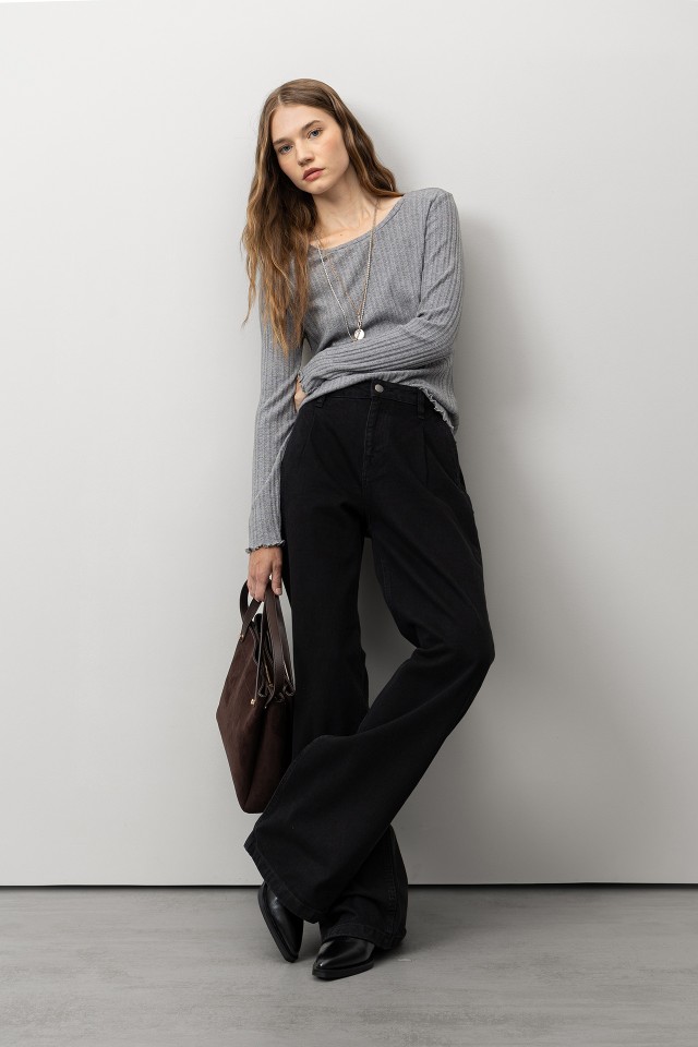 Wide Leg Jeans with Pleats