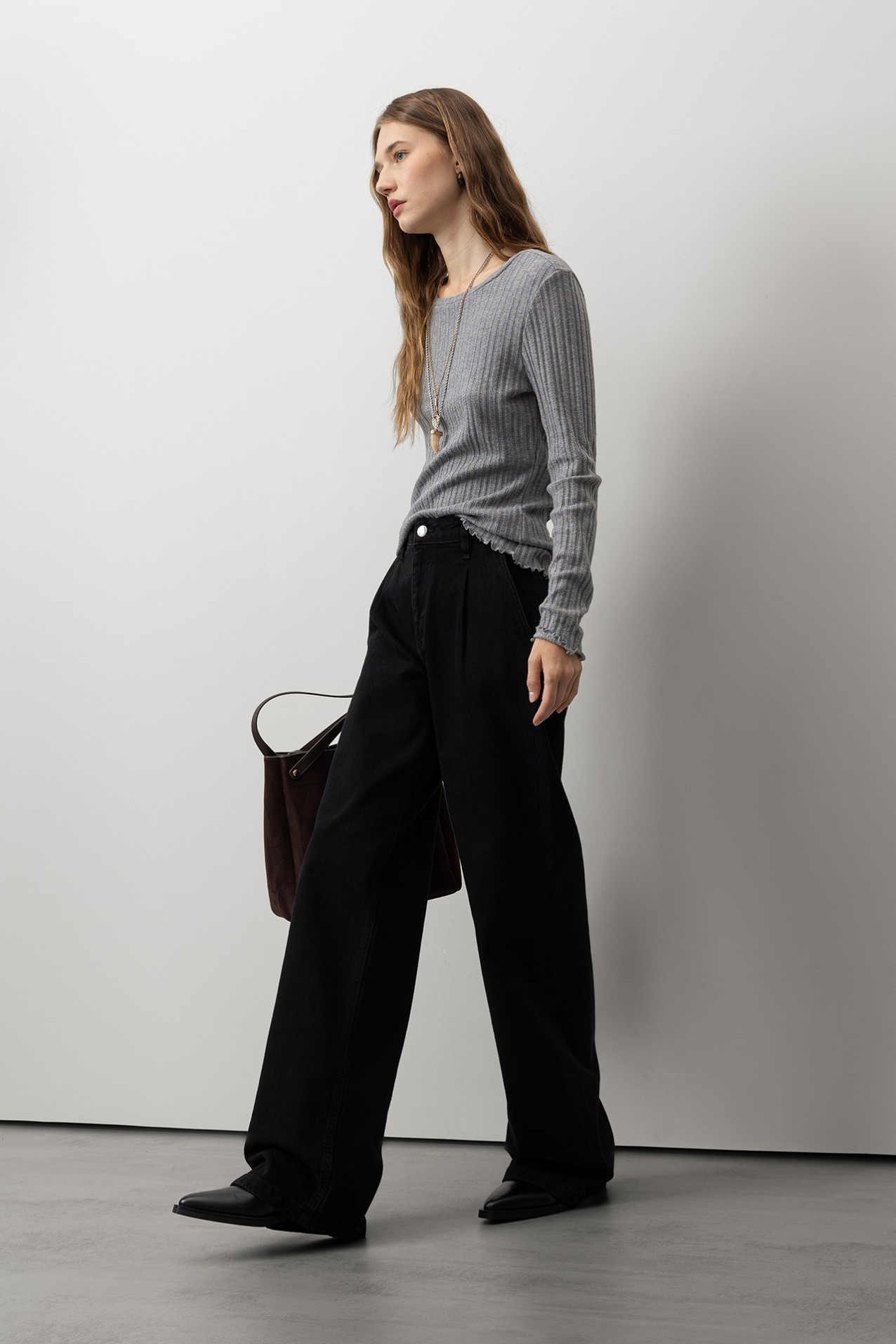 Wide Leg Jeans with Pleats