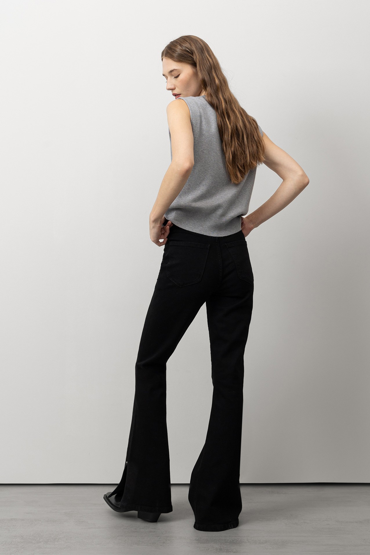 Barcelona Flare Fit Jeans