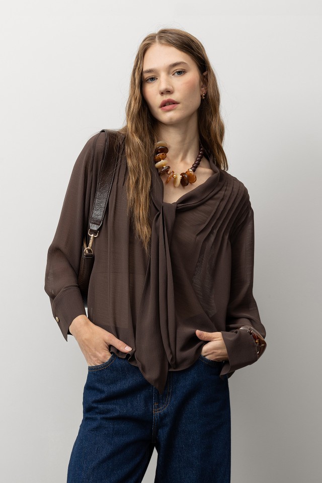 Relaxed Shirt with Tie Detail