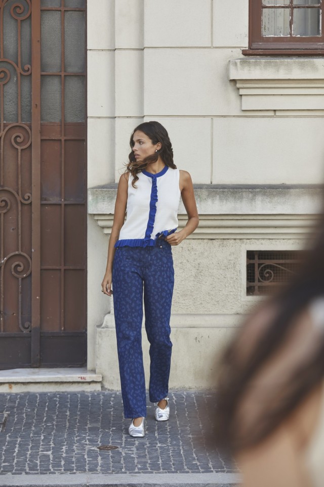Jeans Straight com Estampado Animal