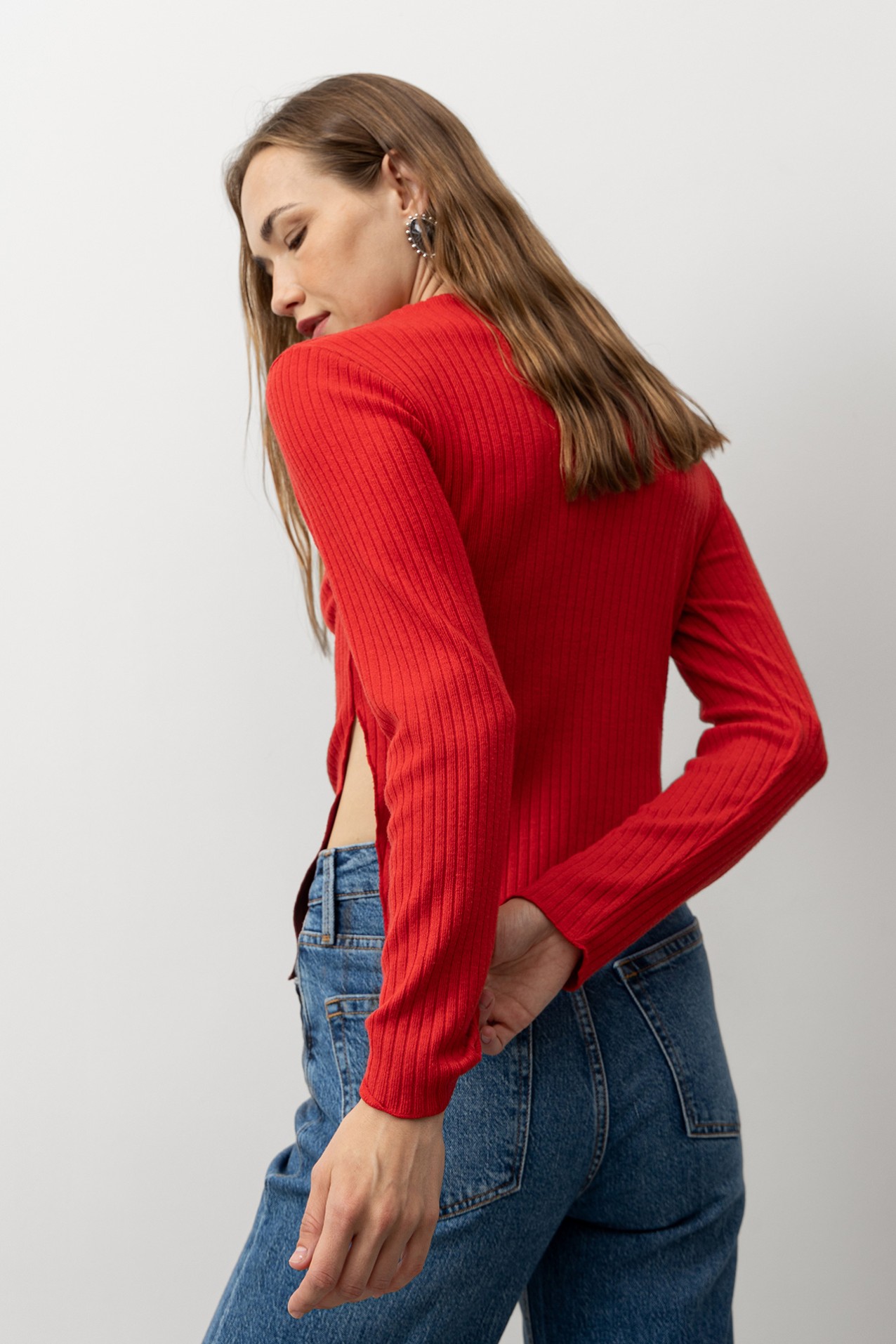 Slim T-shirt with Asymmetric Hem