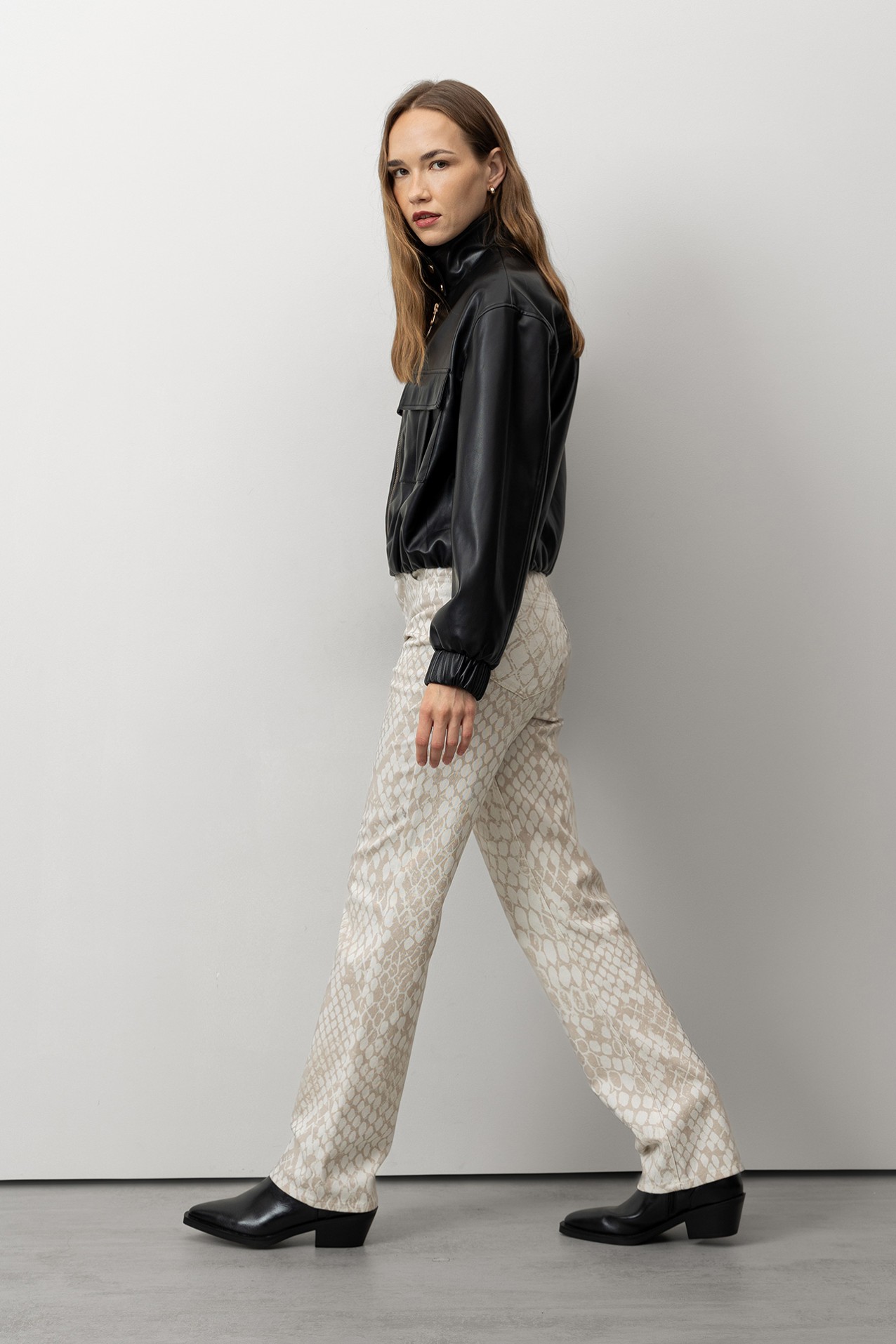 Chic Straight-Leg Trousers