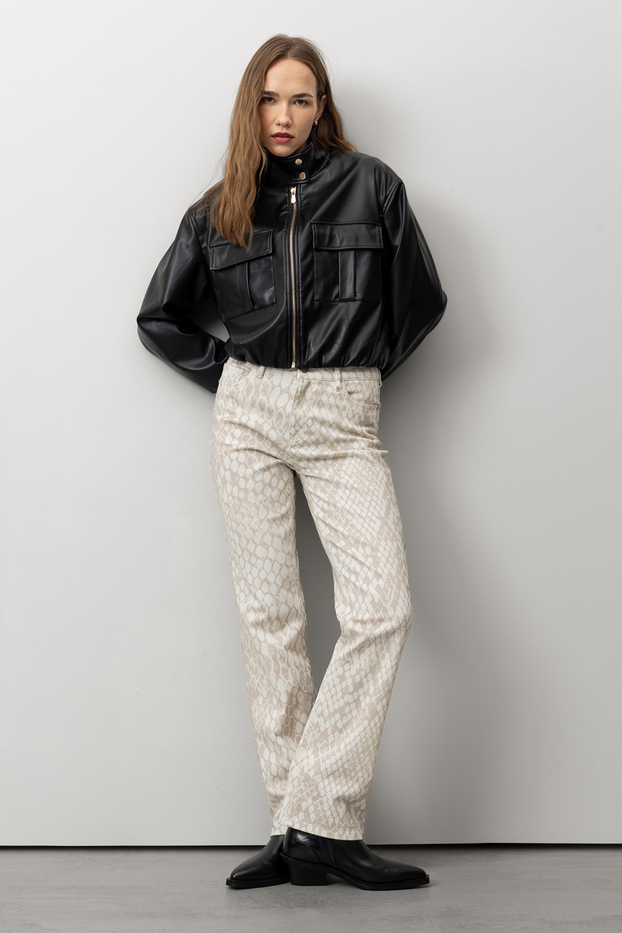 Chic Straight-Leg Trousers
