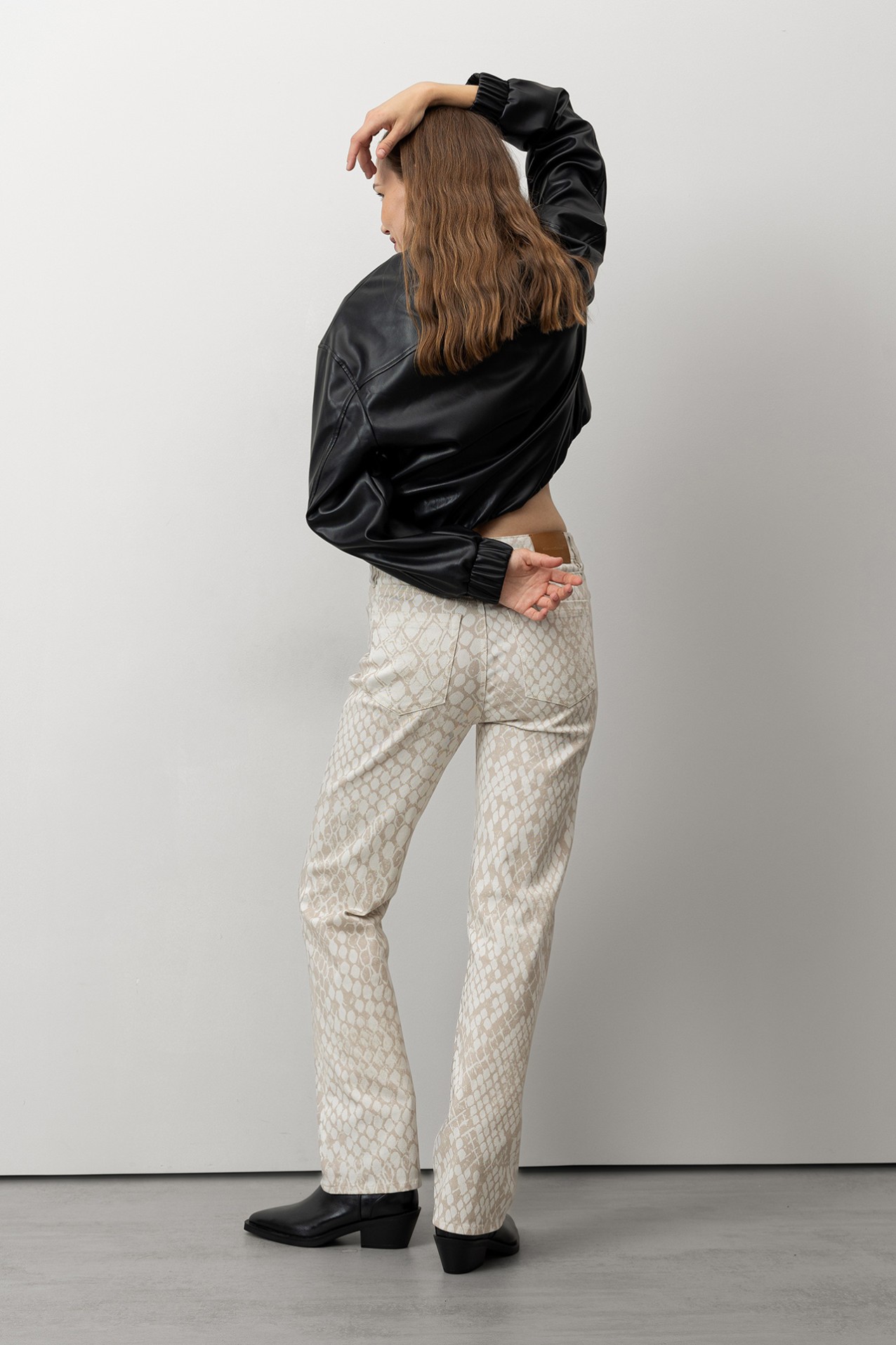 Chic Straight-Leg Trousers