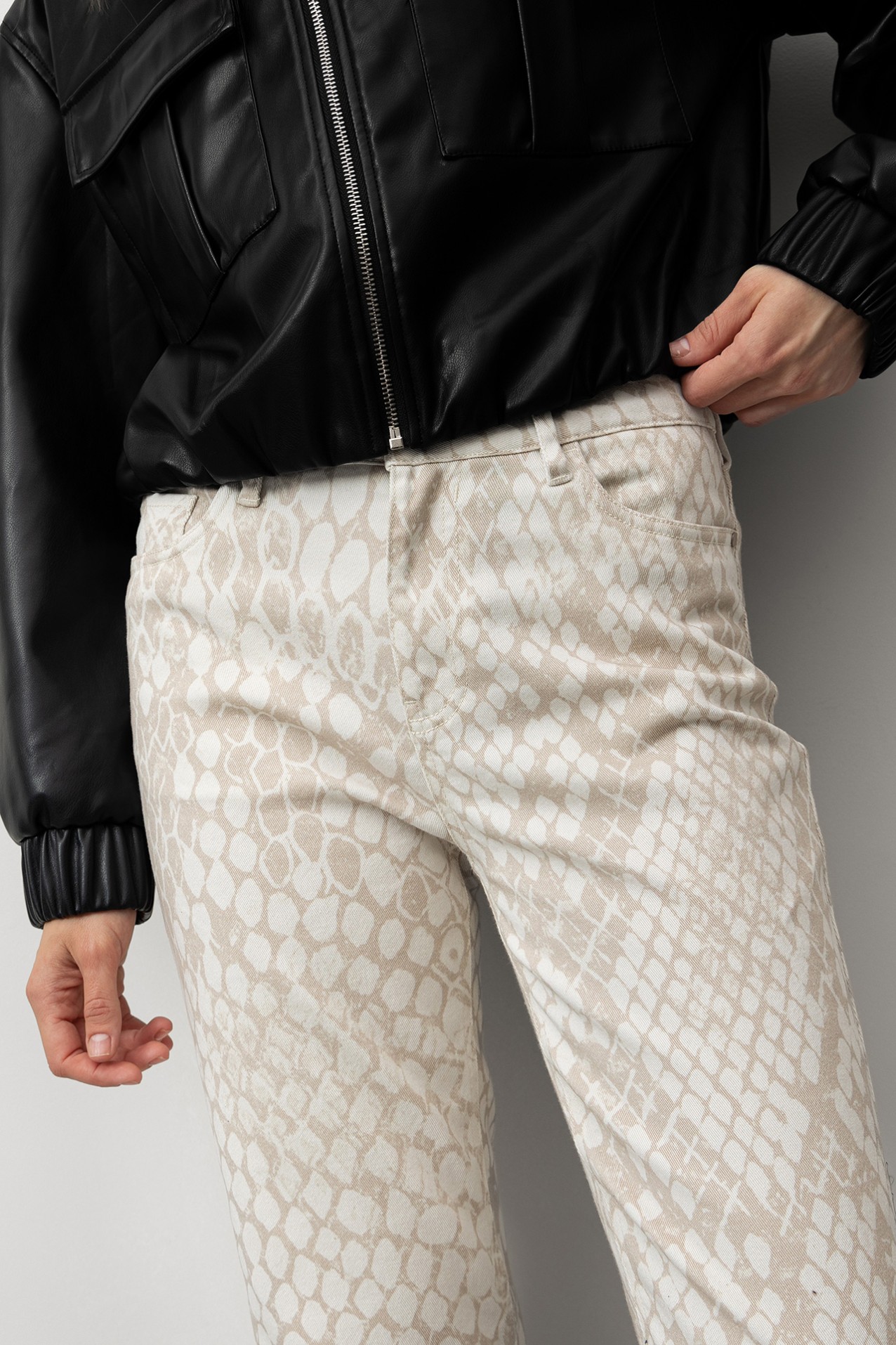 Chic Straight-Leg Trousers