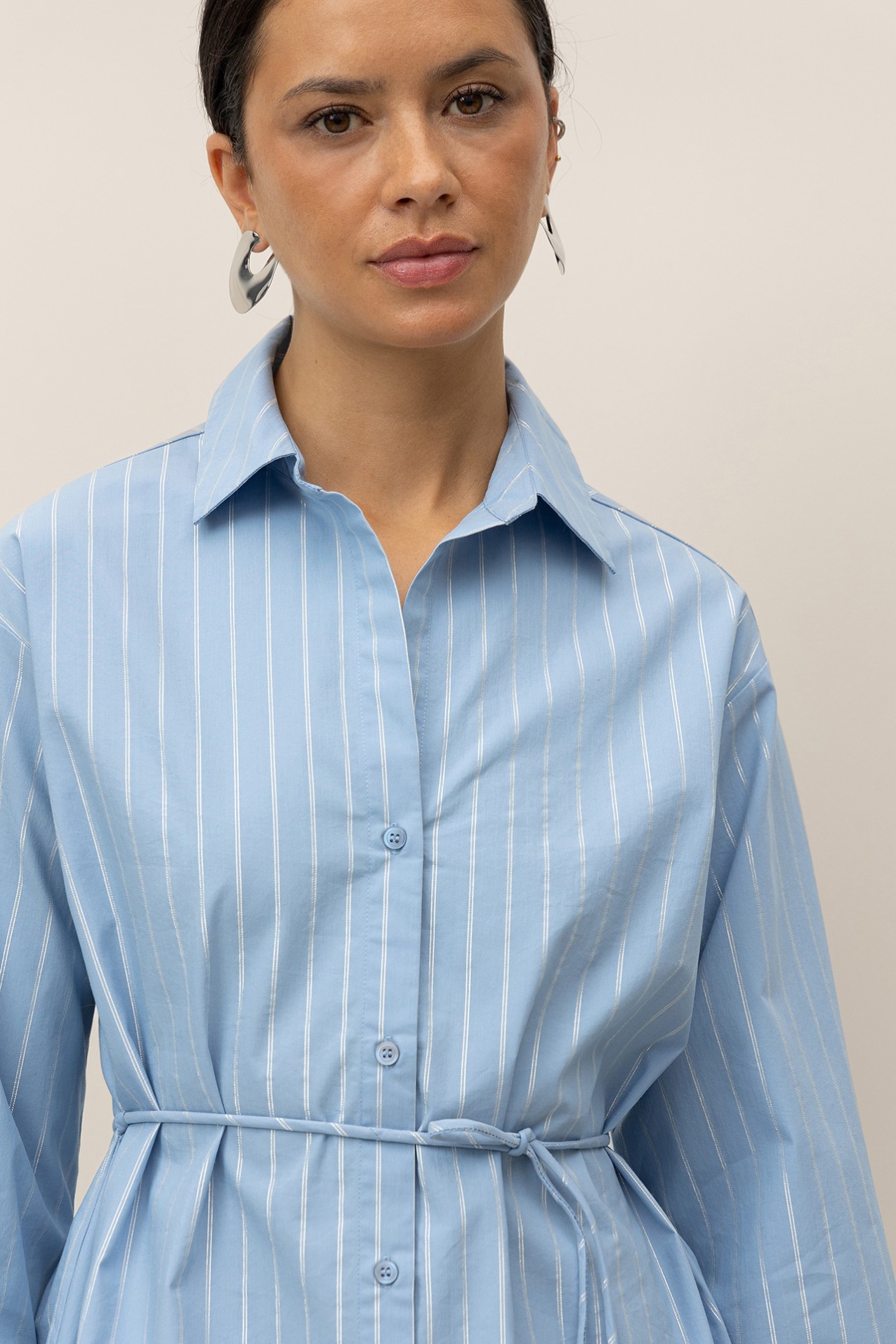 Camisa com Riscas Metlicas