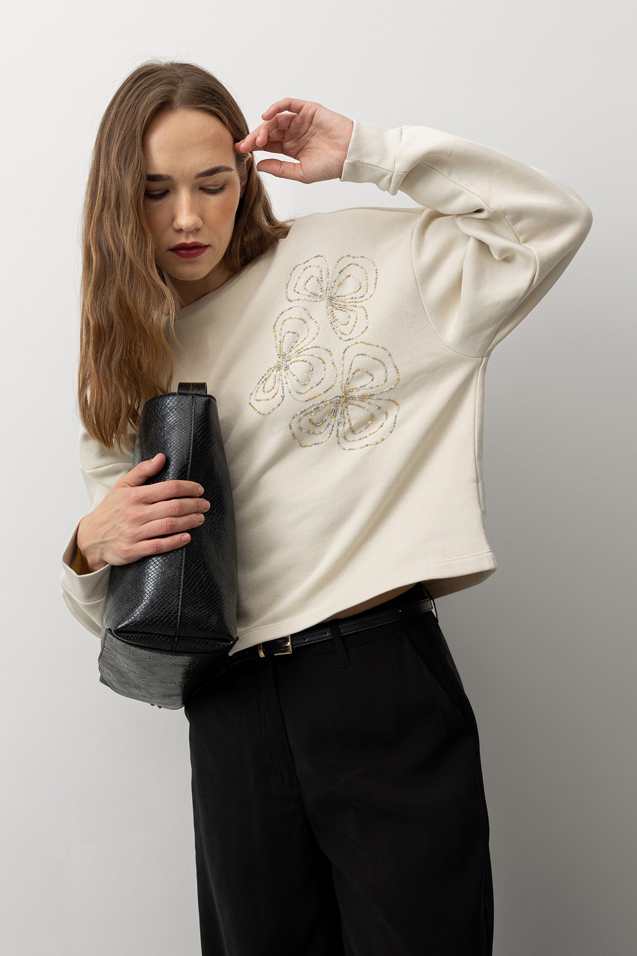 Oversized Sweatshirt with Beads