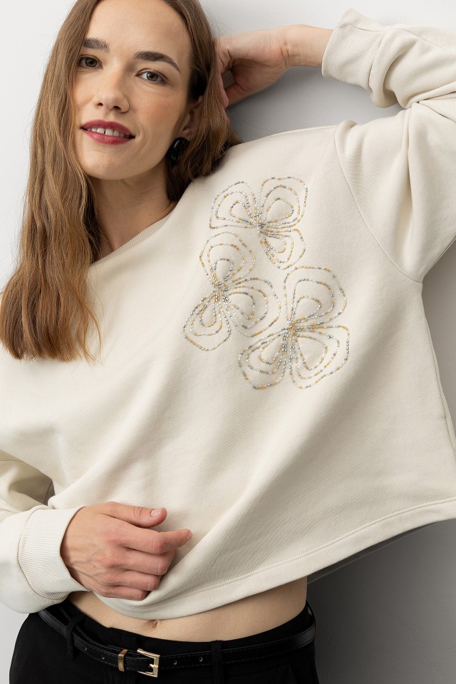 Oversized Sweatshirt with Beads Oversized Sweatshirt with Beads