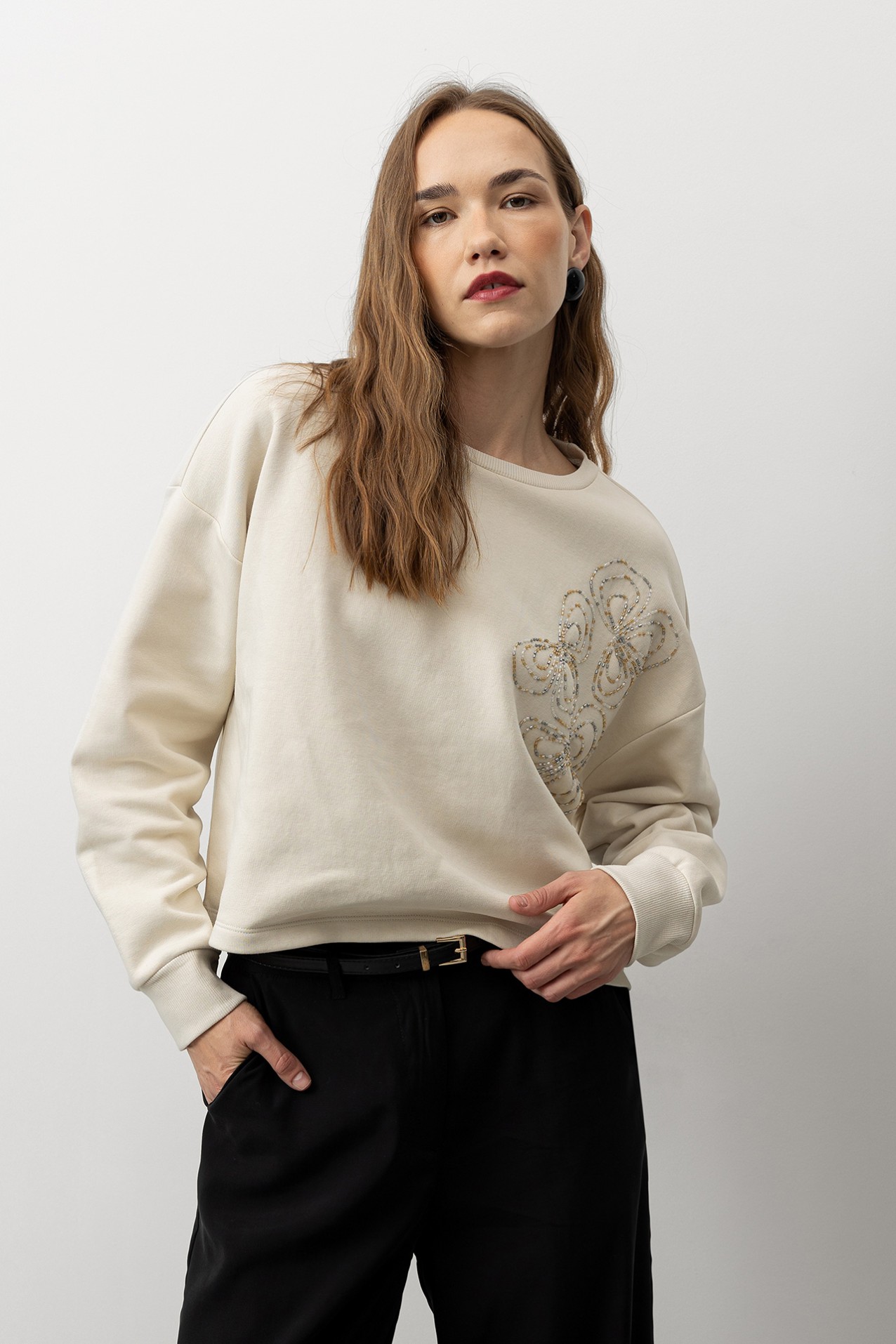 Oversized Sweatshirt with Beads