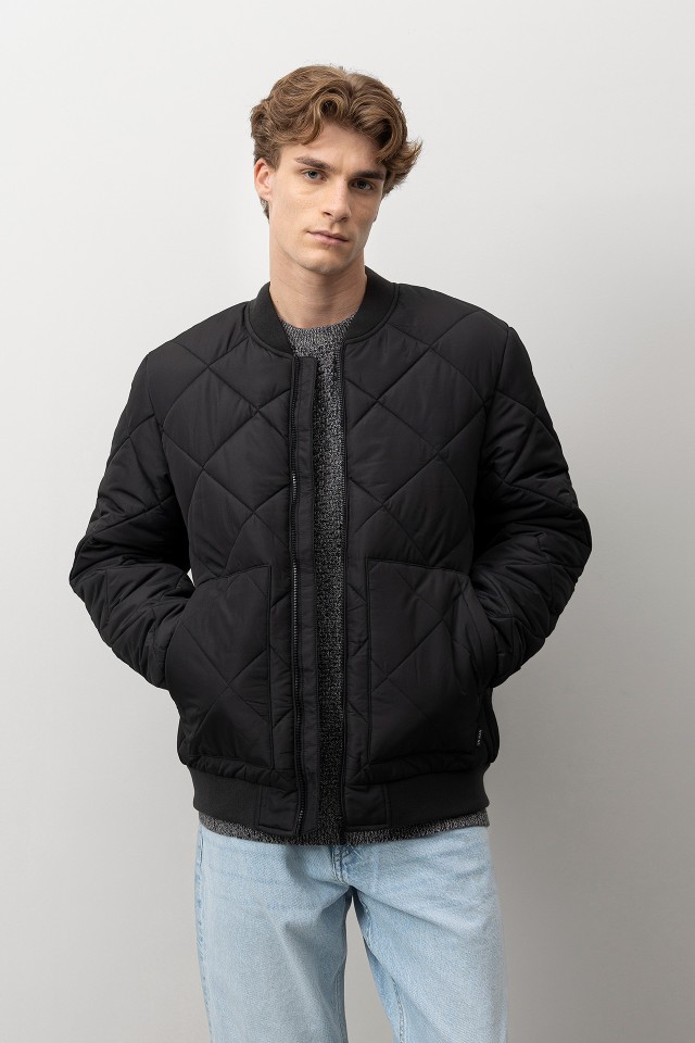 Casaco Preto Acolchoado