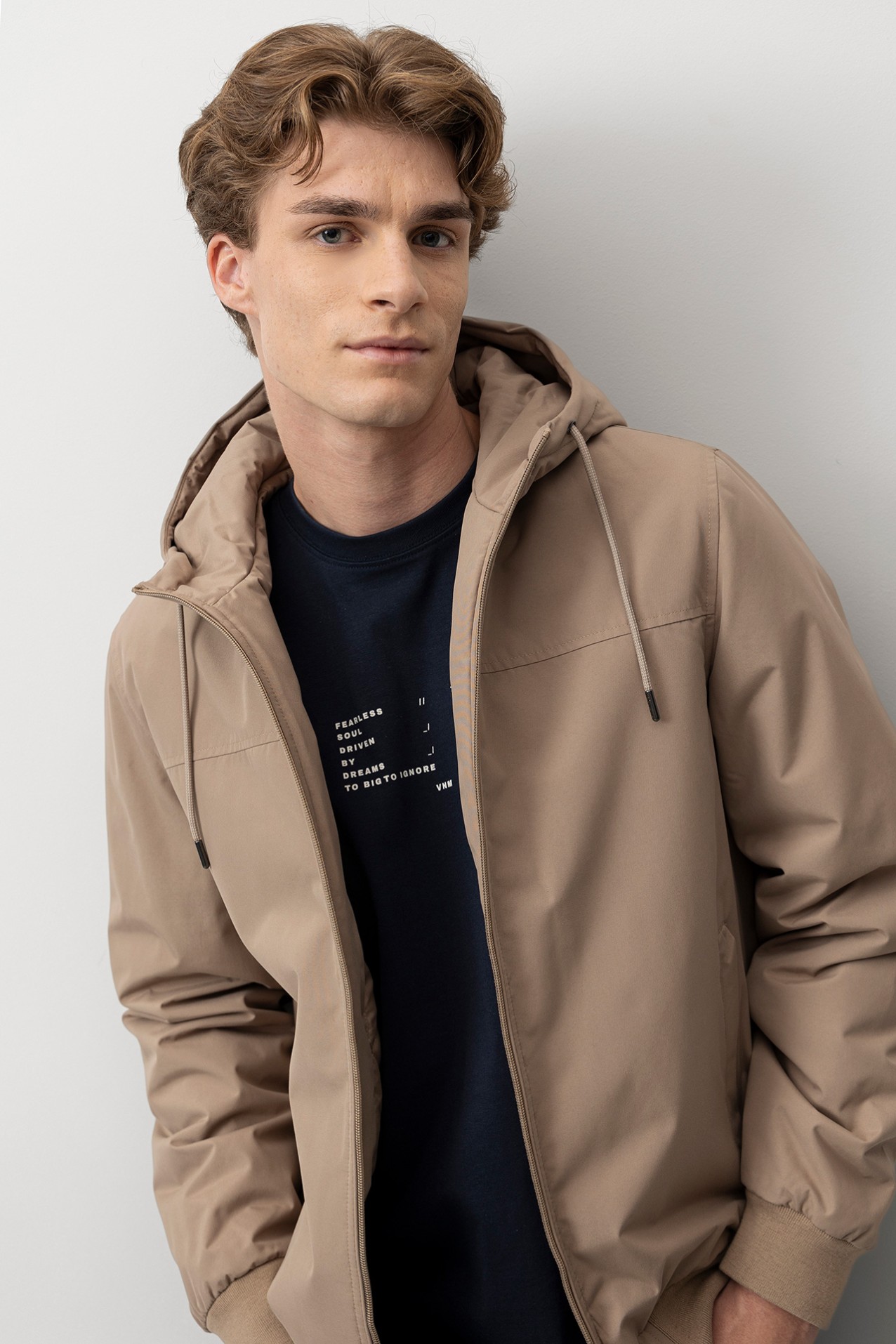 Casaco Castanho com Capuz