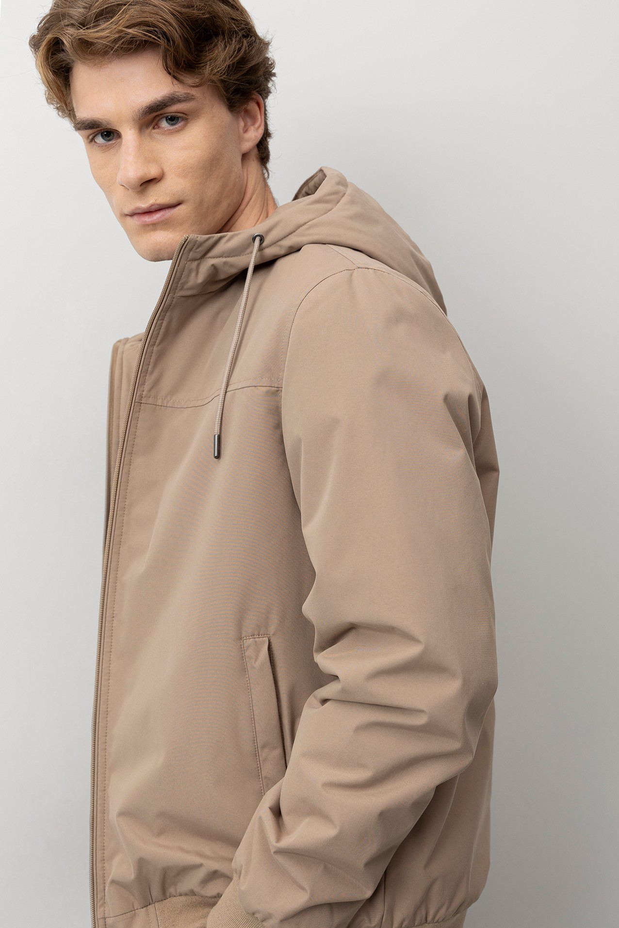 Casaco Castanho com Capuz