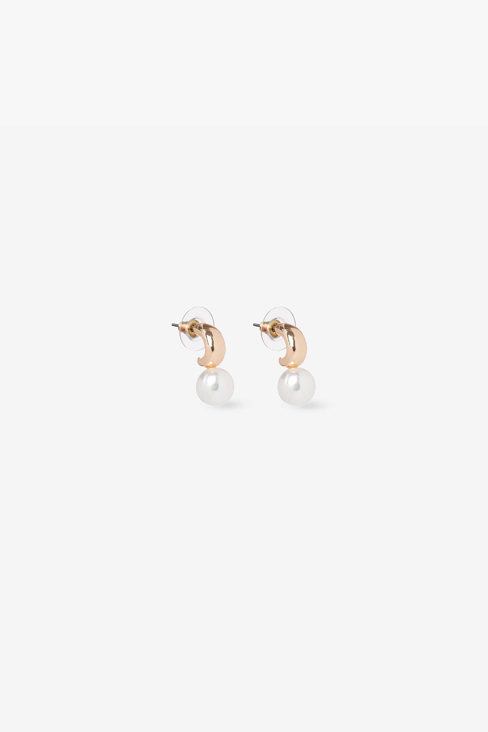 Pendientes cortos con perla