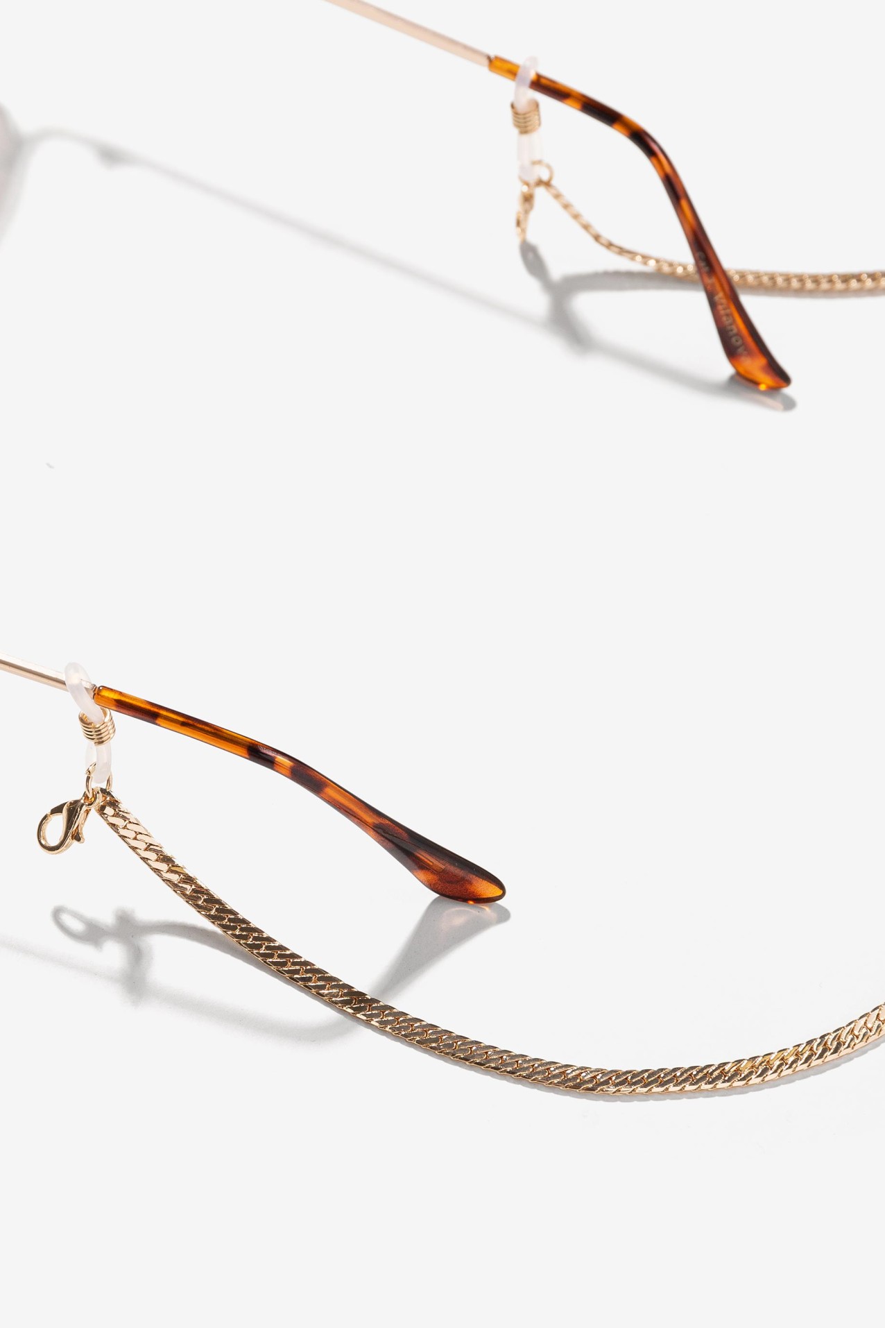 Corrente de culos dourada