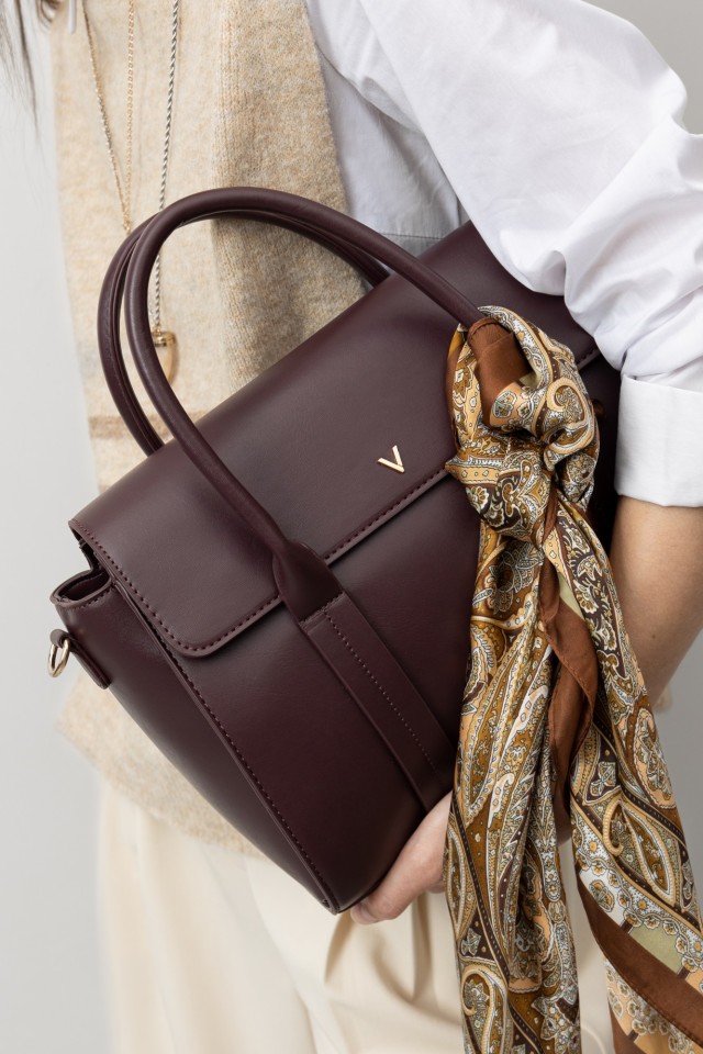 Bolso burdeos elegante