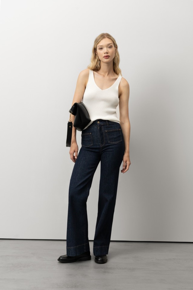 Jeans azul oscuro amplio