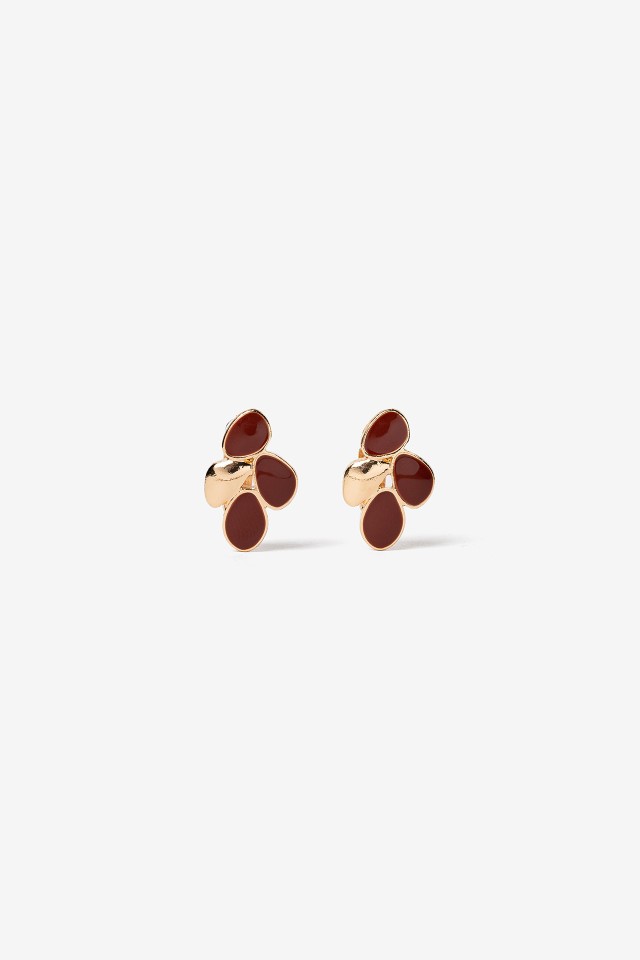 Pendientes dorados florales