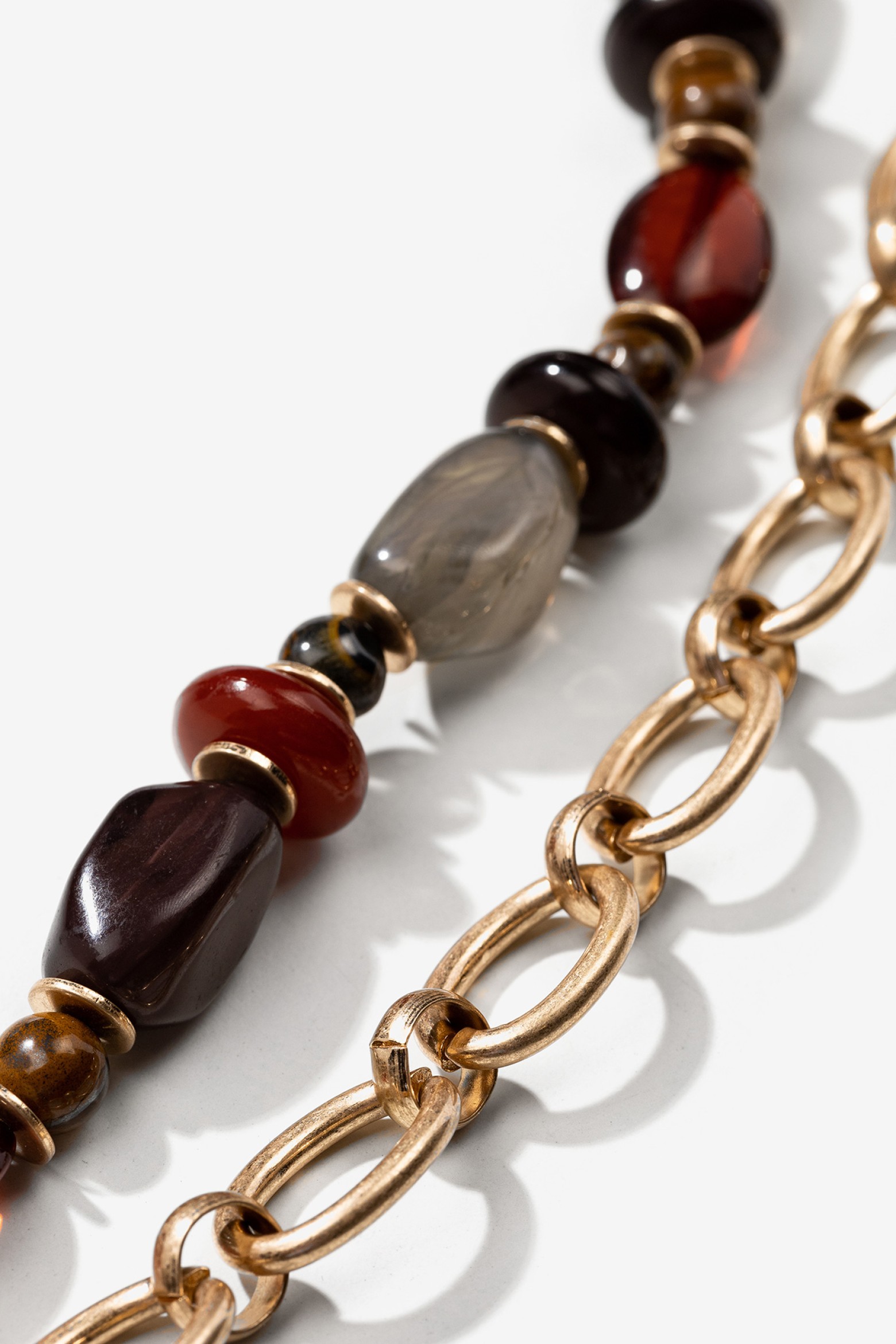 Colar Dourado com Pedras