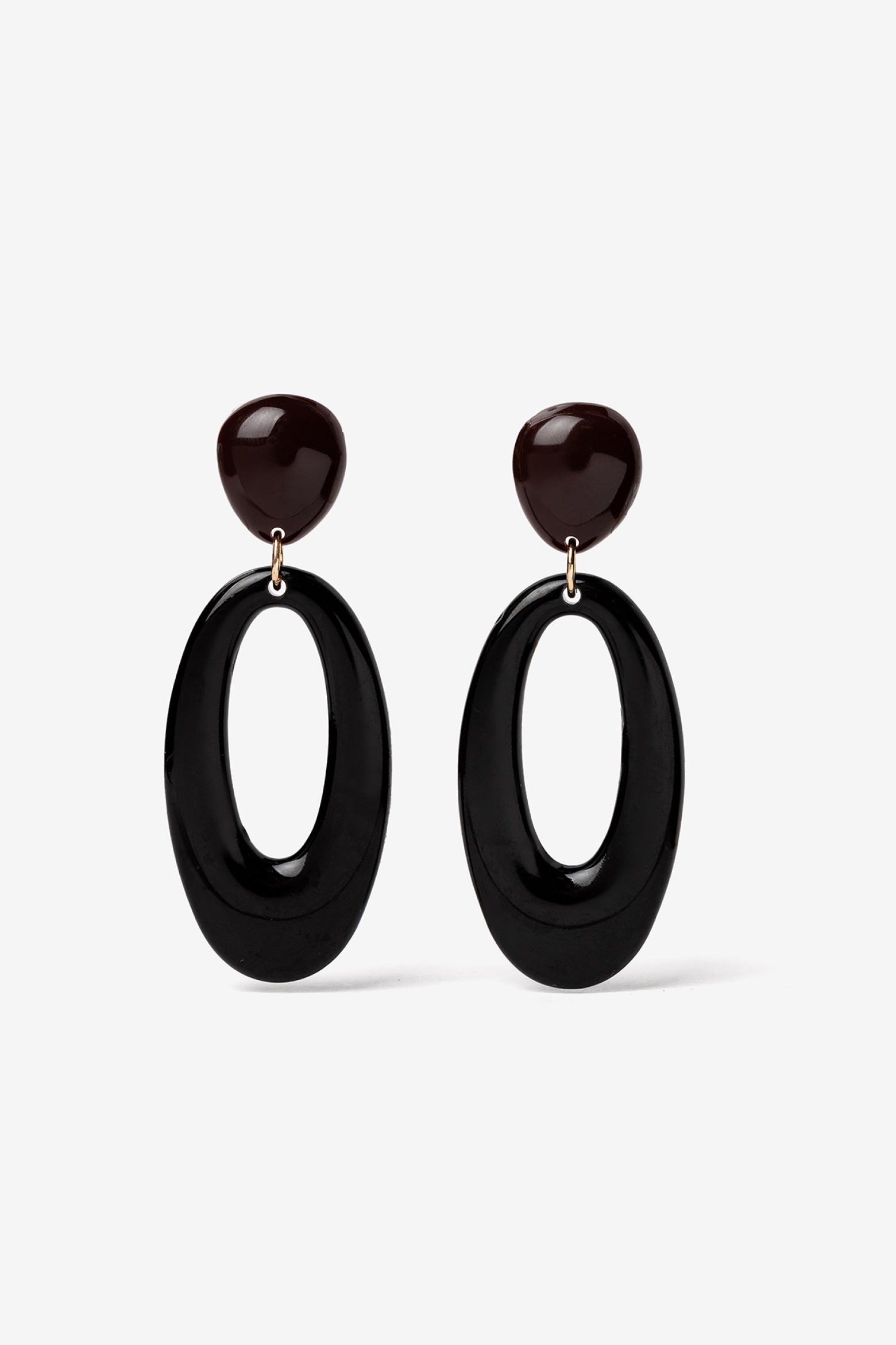 Pendientes negros elegantes