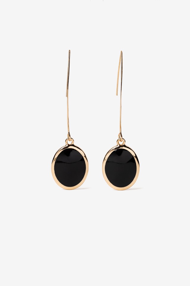 Pendientes dorados elegantes