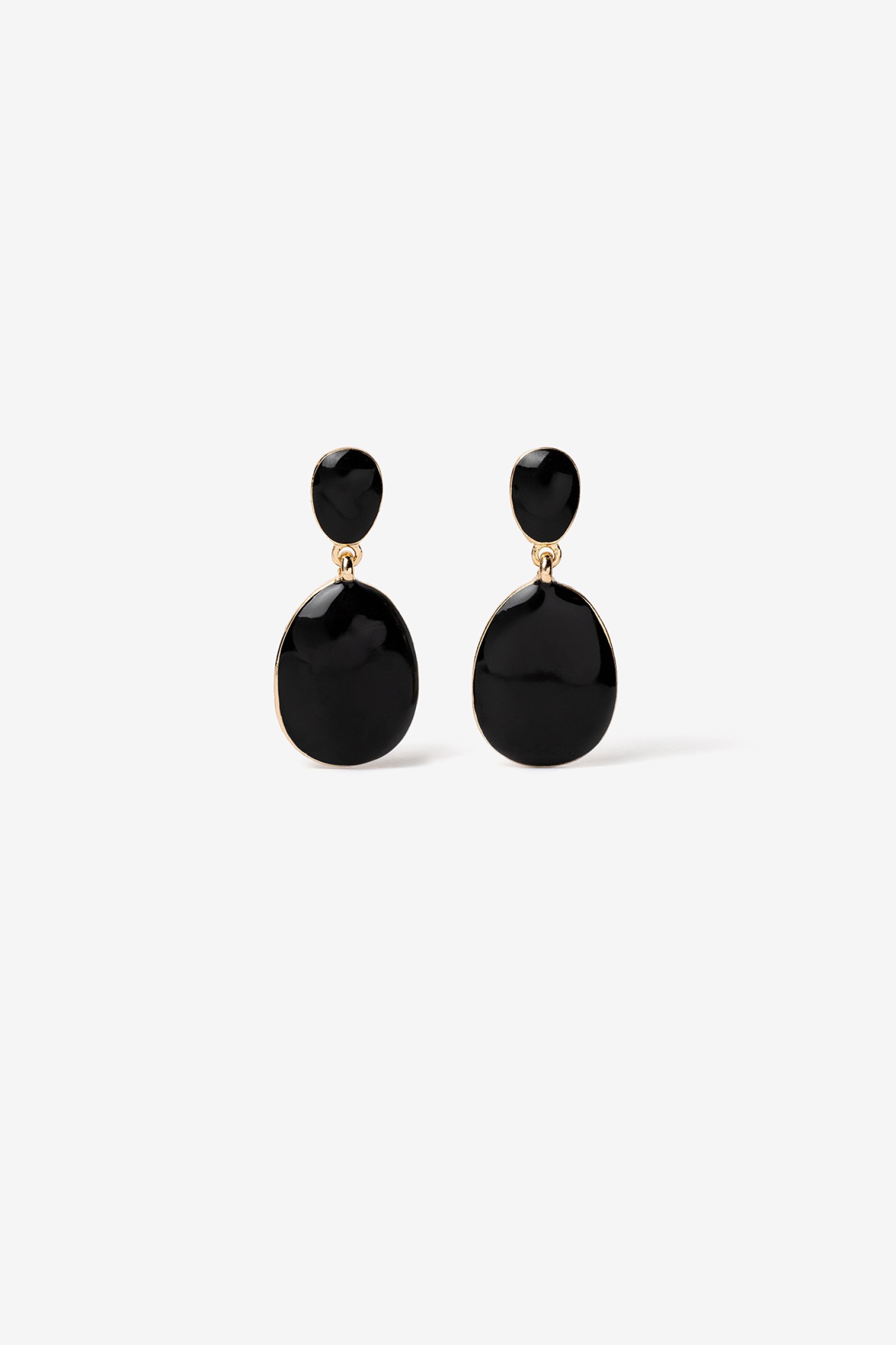 Pendientes negros elegantes