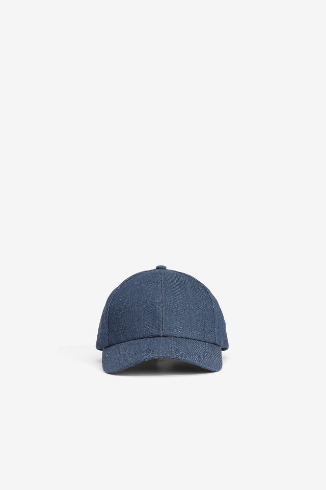 Gorra azul con lazo