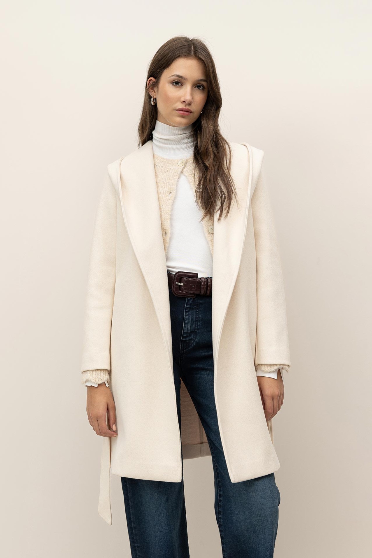 Sobretudo Efeito L com Capuz