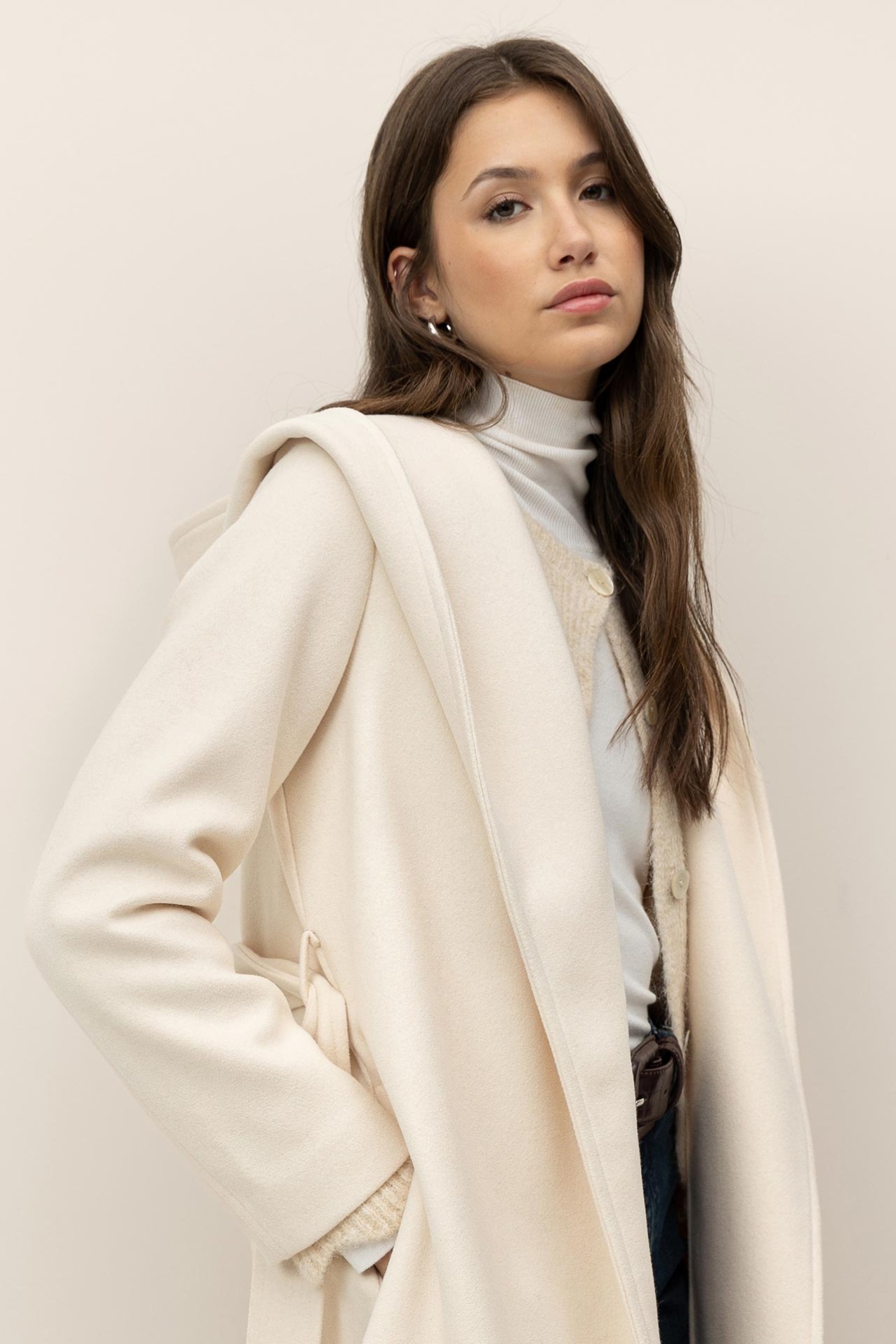 Sobretudo Efeito L com Capuz