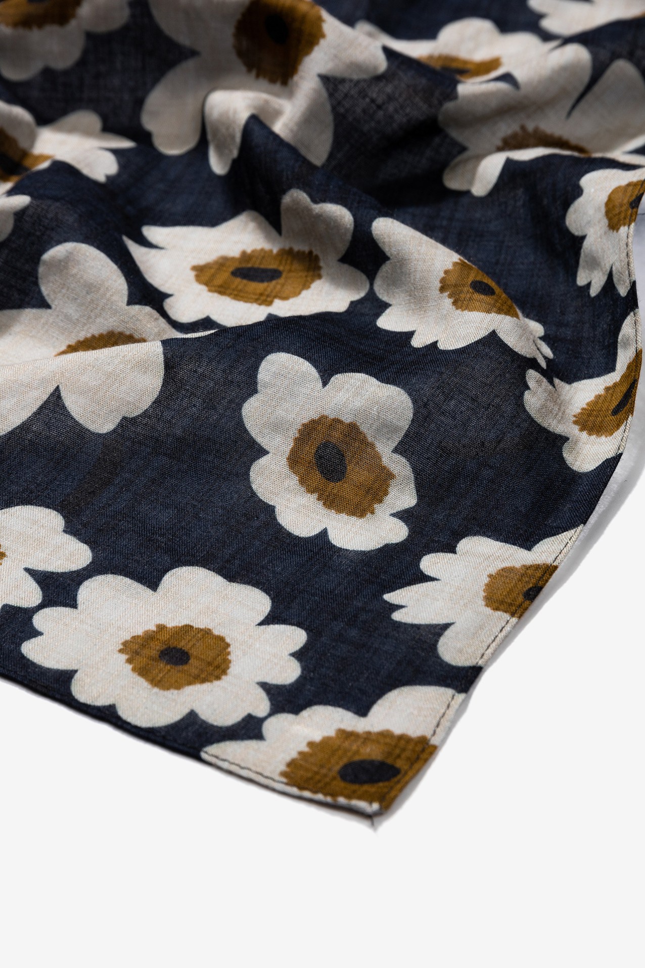 Bandana floral azul oscuro