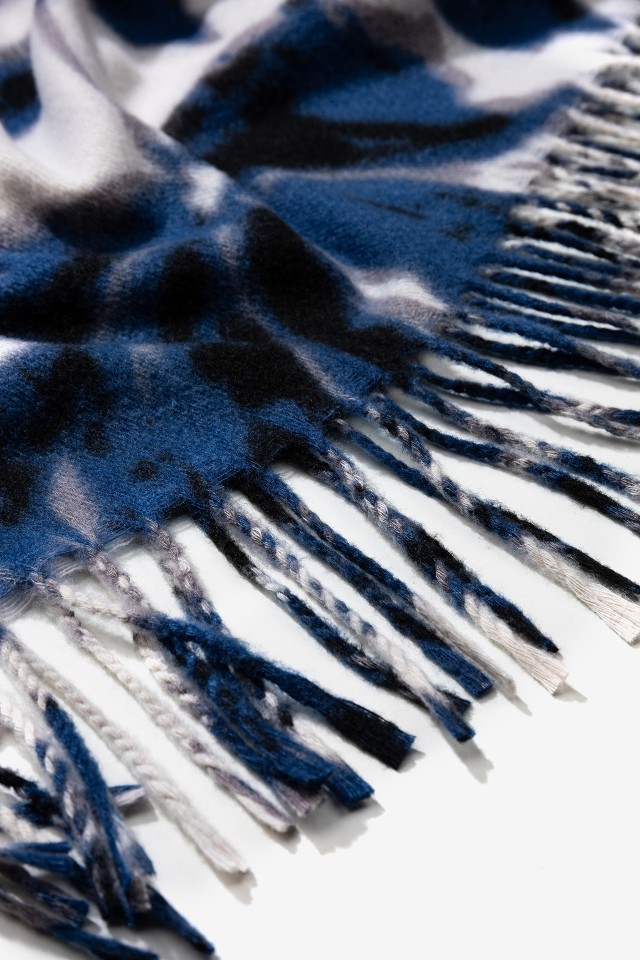 Cachecol com Padrão Floral Cachecol com Padrão Floral