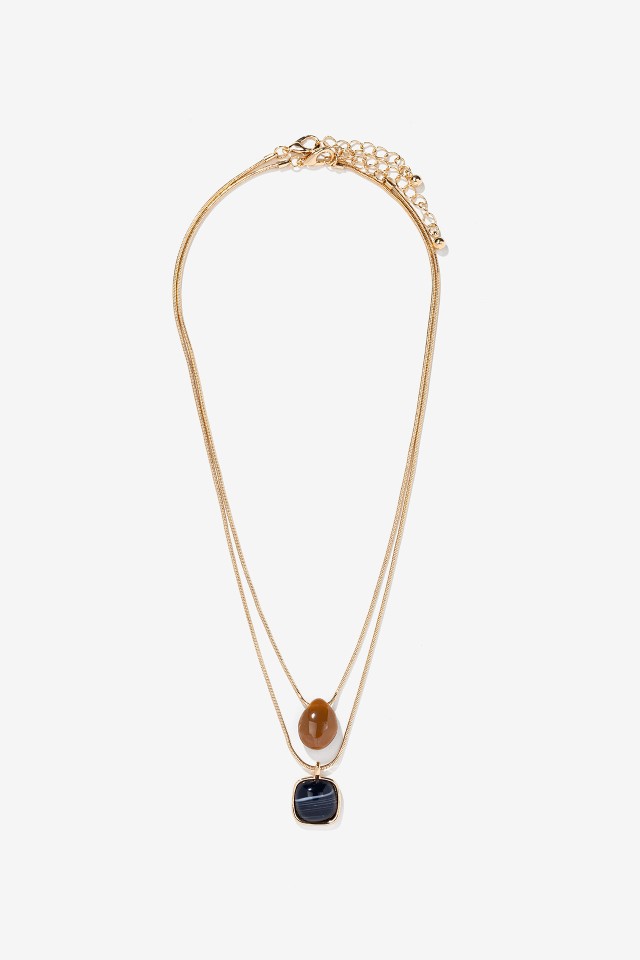 Colar Dourado com Pingentes