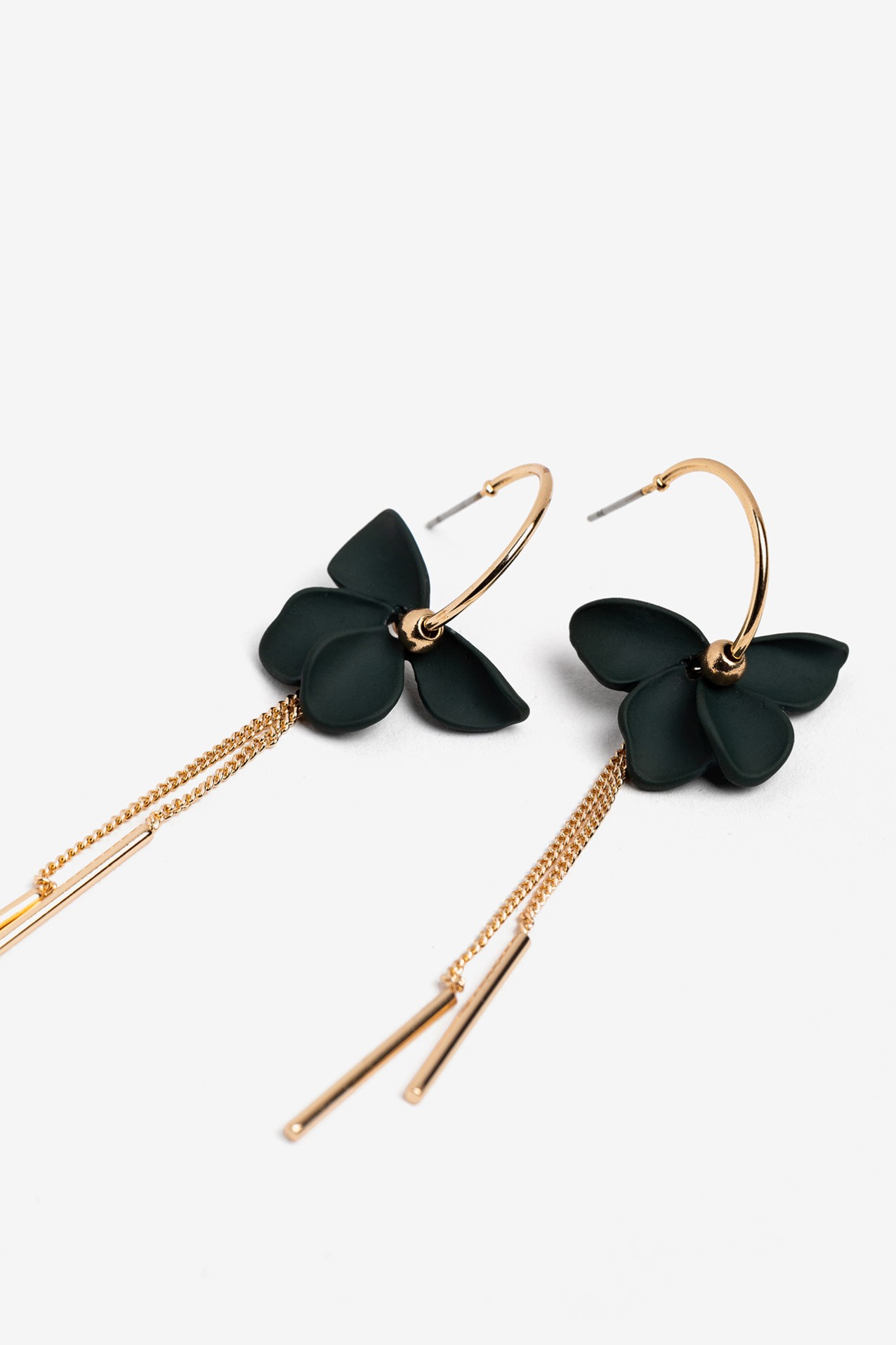 Elegant Green Floral Earrings