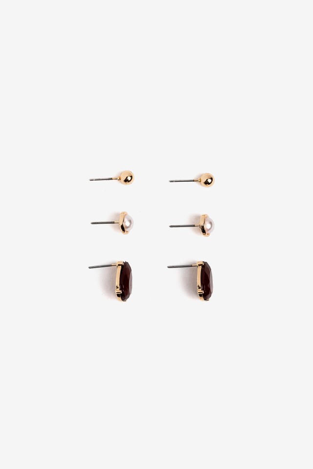 Pendientes dorados con perlas