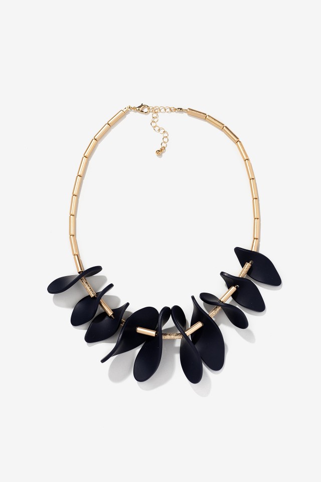 Gold Chain Petal Necklace