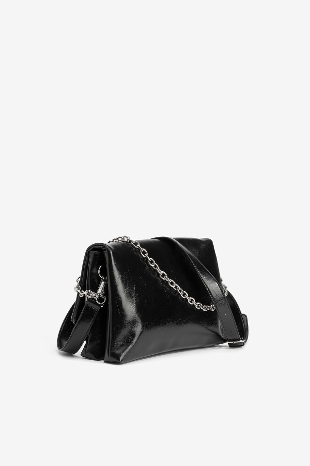 Carteira preta com corrente Carteira preta com corrente