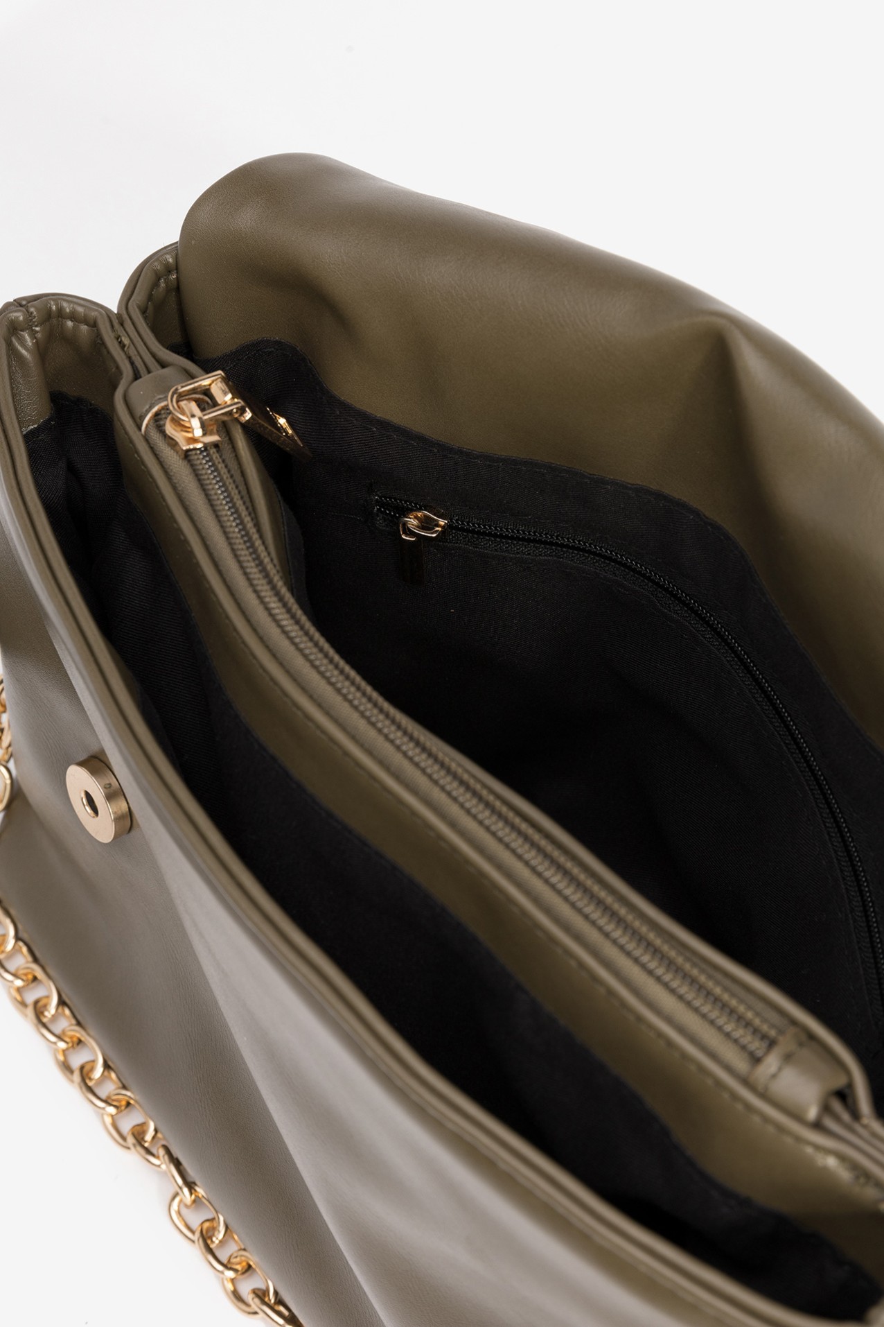 Carteira Verde com Corrente