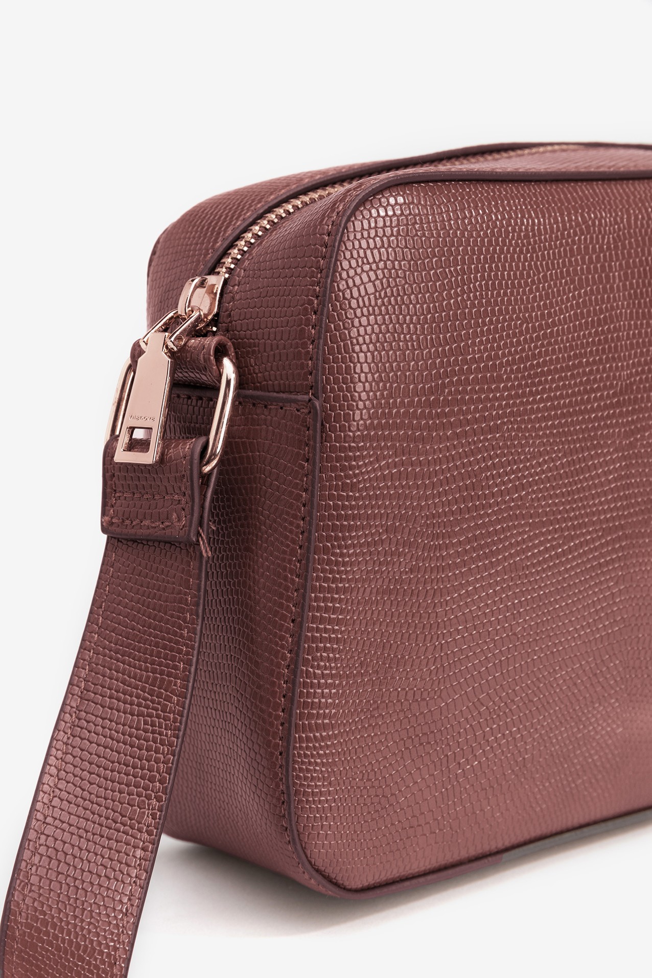 Chic Burgundy Crossbody Bag