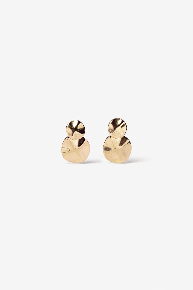 Pendientes dorados abstractos